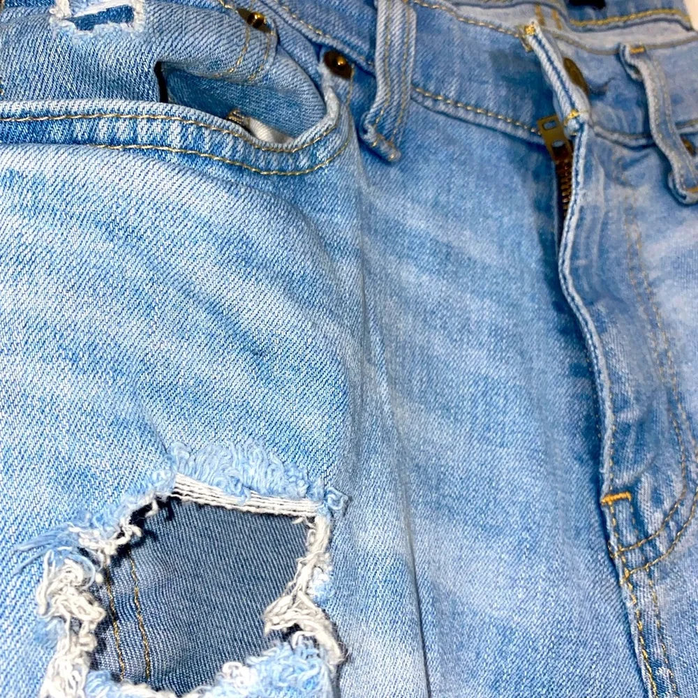 Hollister Light Blue Ripped Jeans W28 L30 Slim Straight - Picture 5 of 8